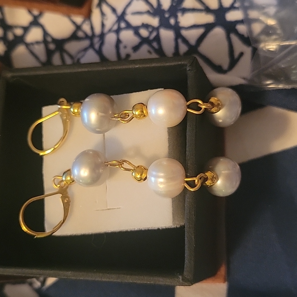 Elegant AAA 9-10mm genuine Natural South Sea White Gray Pearl Earrings 14k Gold